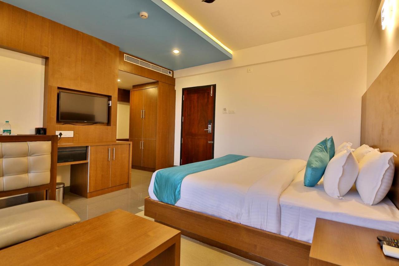 Hotel Wilton สุลต่านบาเทรี ภายนอก รูปภาพ