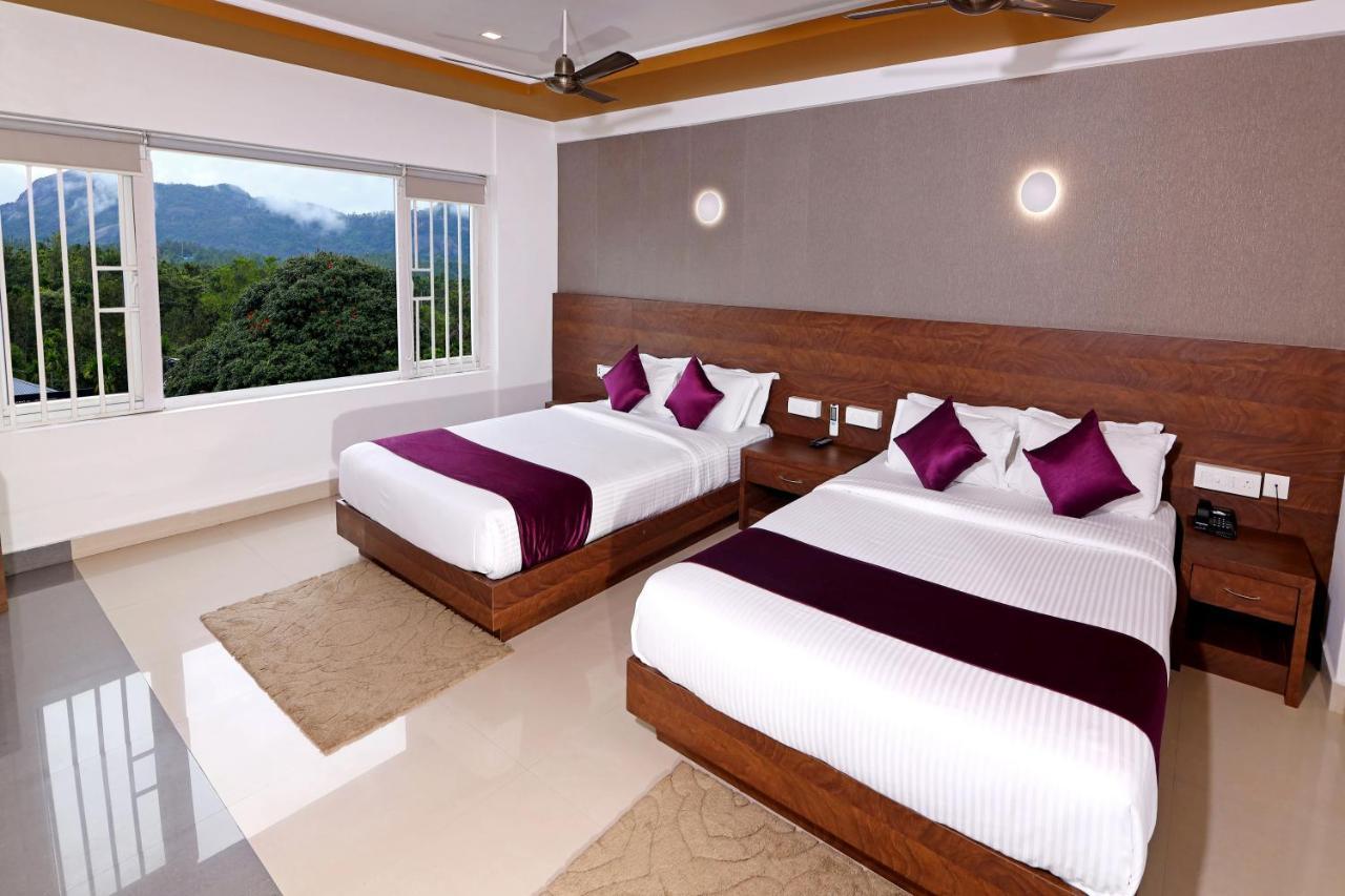 Hotel Wilton สุลต่านบาเทรี ภายนอก รูปภาพ