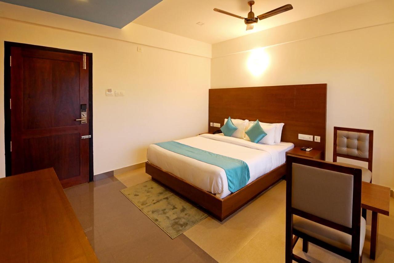 Hotel Wilton สุลต่านบาเทรี ภายนอก รูปภาพ