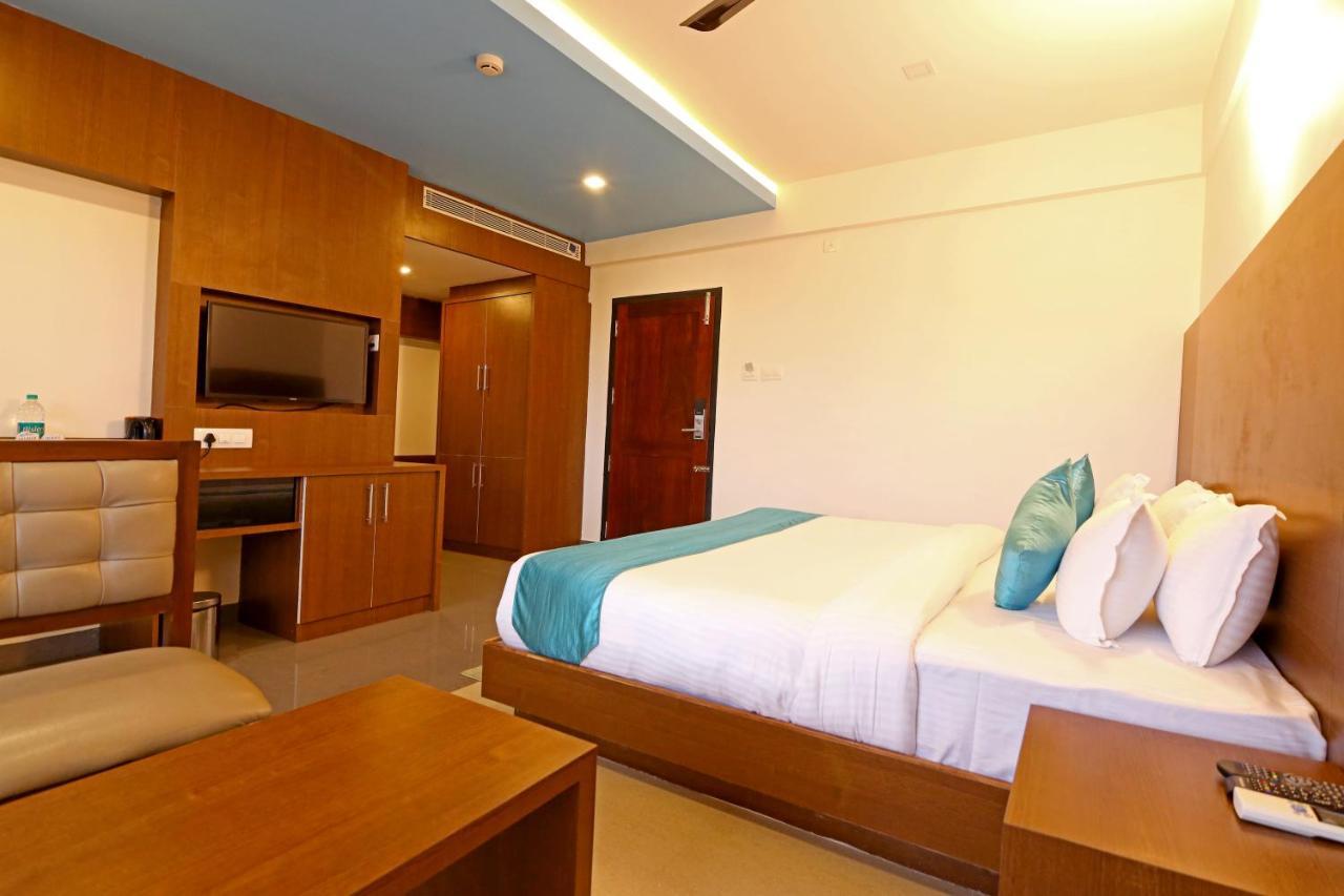 Hotel Wilton สุลต่านบาเทรี ภายนอก รูปภาพ