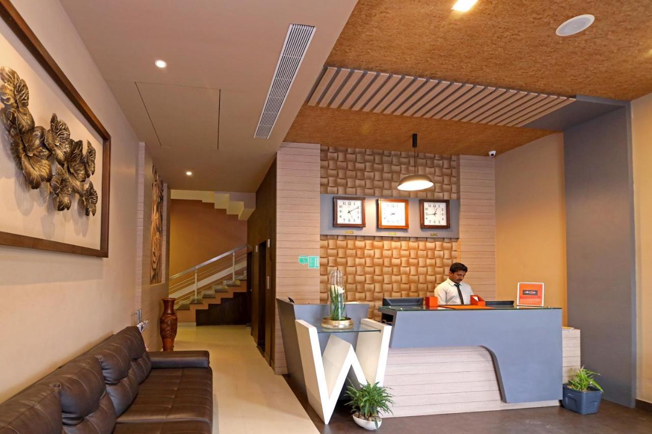 Hotel Wilton สุลต่านบาเทรี ภายนอก รูปภาพ