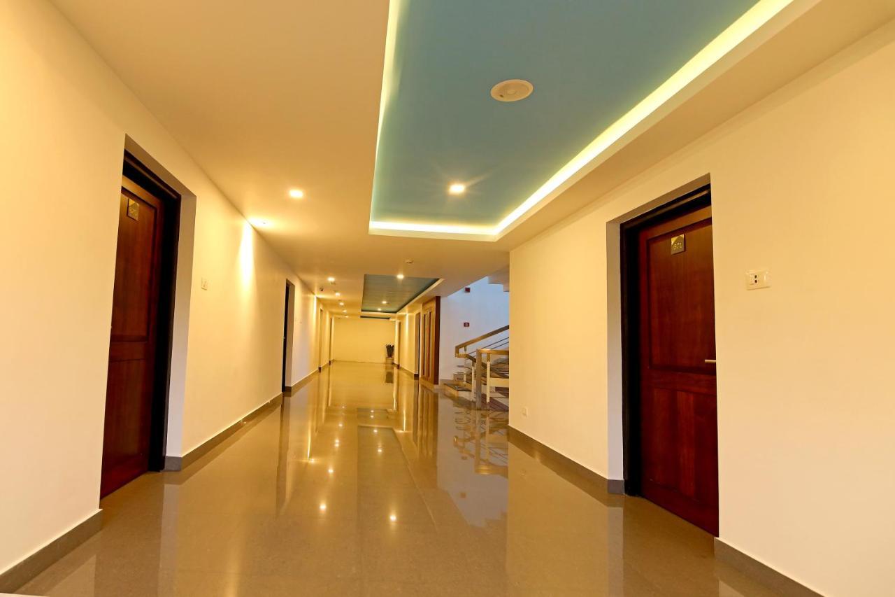 Hotel Wilton สุลต่านบาเทรี ภายนอก รูปภาพ