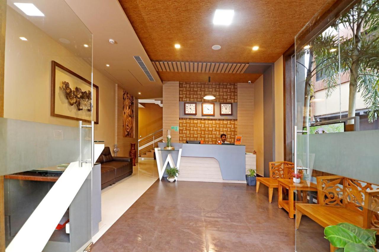 Hotel Wilton สุลต่านบาเทรี ภายนอก รูปภาพ