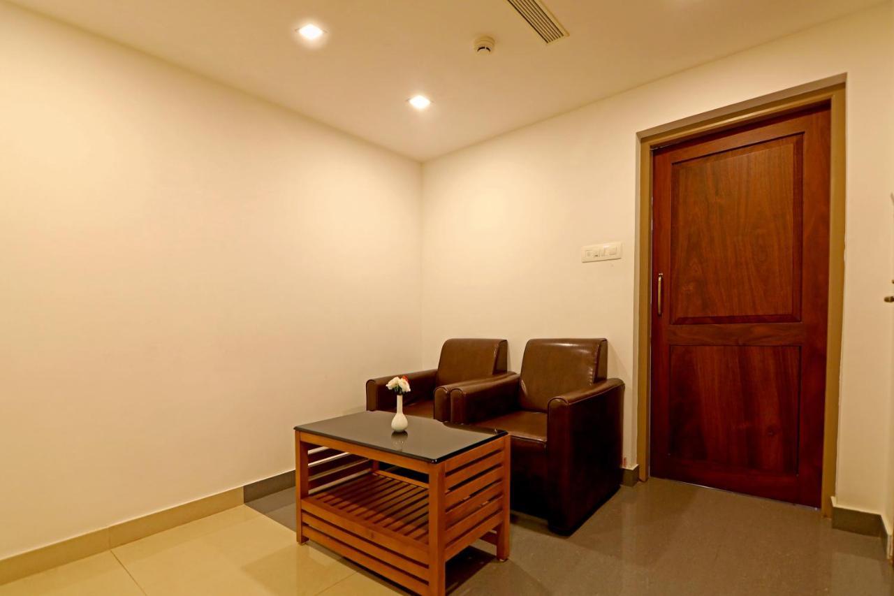 Hotel Wilton สุลต่านบาเทรี ภายนอก รูปภาพ