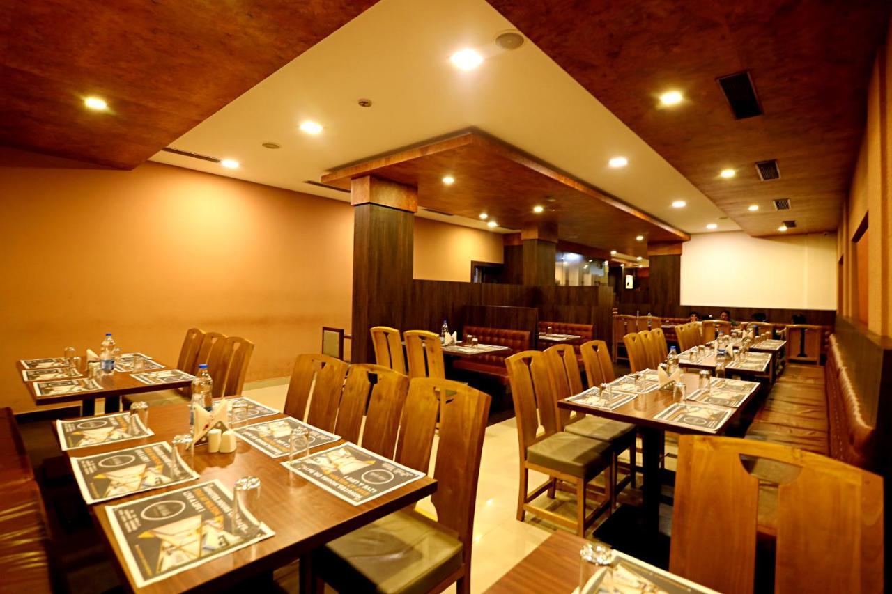 Hotel Wilton สุลต่านบาเทรี ภายนอก รูปภาพ