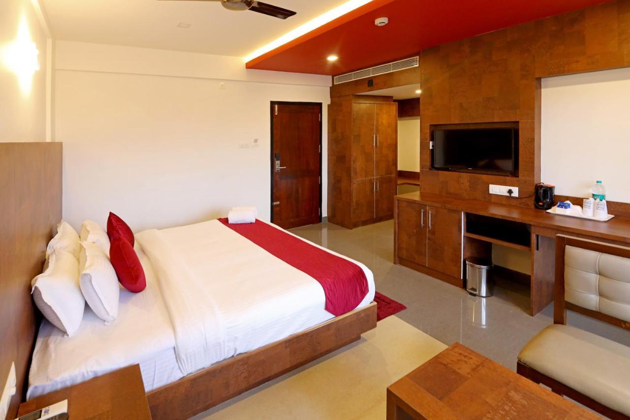 Hotel Wilton สุลต่านบาเทรี ภายนอก รูปภาพ