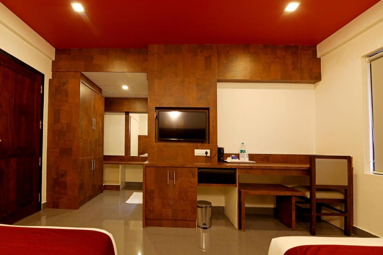 Hotel Wilton สุลต่านบาเทรี ภายนอก รูปภาพ