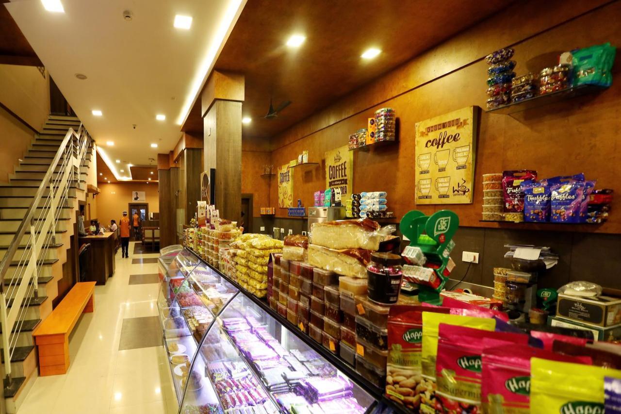 Hotel Wilton สุลต่านบาเทรี ภายนอก รูปภาพ