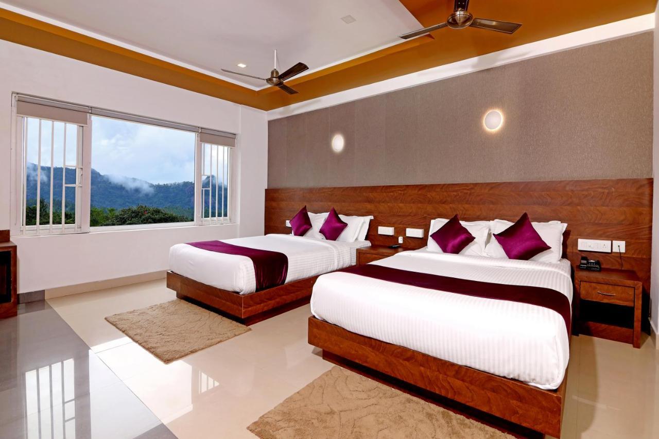Hotel Wilton สุลต่านบาเทรี ภายนอก รูปภาพ