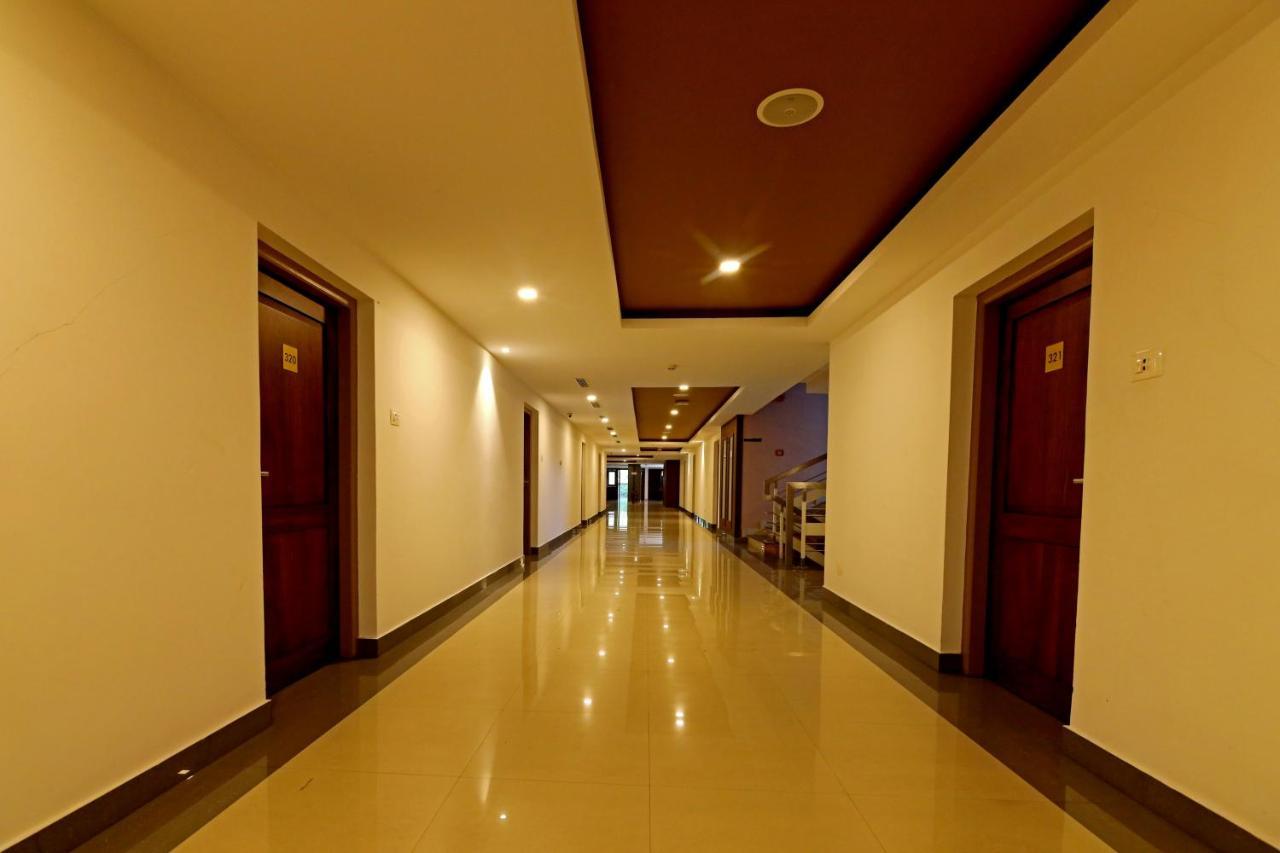 Hotel Wilton สุลต่านบาเทรี ภายนอก รูปภาพ