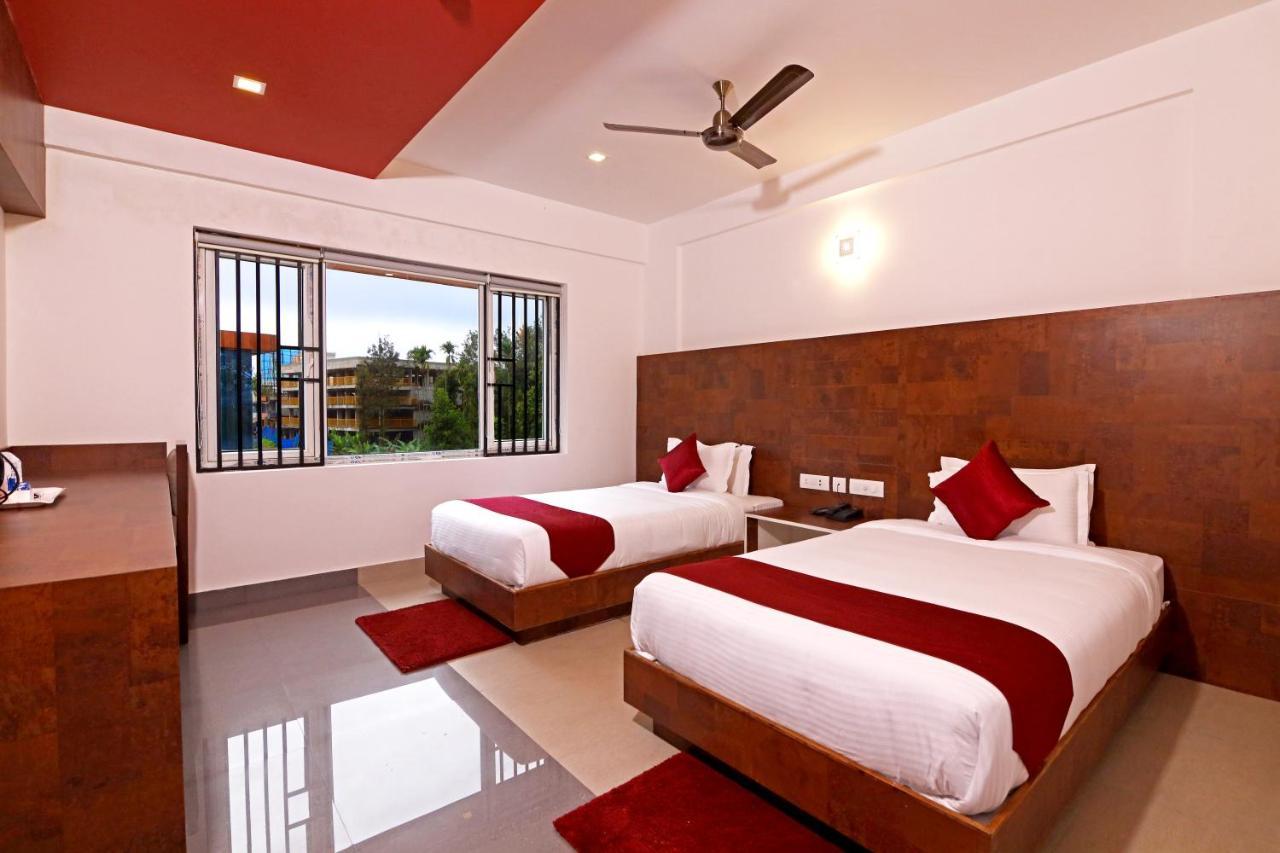 Hotel Wilton สุลต่านบาเทรี ภายนอก รูปภาพ